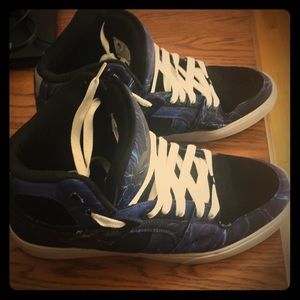 Osiris shoes size 13 Lightning Strikes style